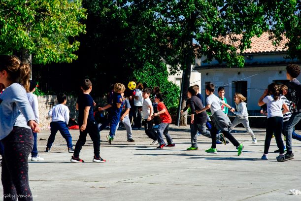 Iniciatives amb nins, adolescents i&nbsp;joves