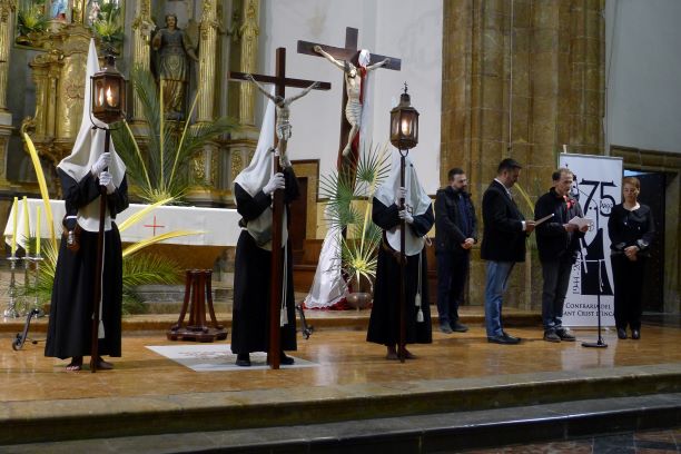 El Via Crucis del Dimarts Sant va congregar més de mil&nbsp;fidels