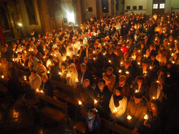 La Unitat Pastoral celebra la Resurrecció del Senyor en una Vigília Pasqual conjunta a Santa Maria la&nbsp;Major