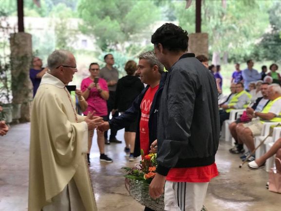 Ofrena floral de la Gent Gran a la Mare de Déu de&nbsp;Lluc