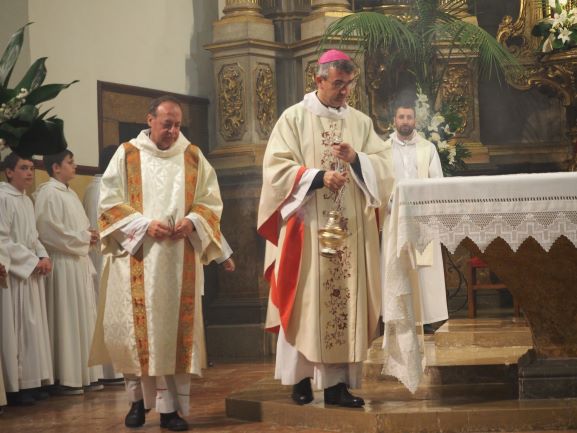 Monsenyor Antoni Vadell presideix la solemne celebració que dóna inici als actes de 75 aniversari de la fundació de la Confraria del Sant Crist&nbsp;d’Inca